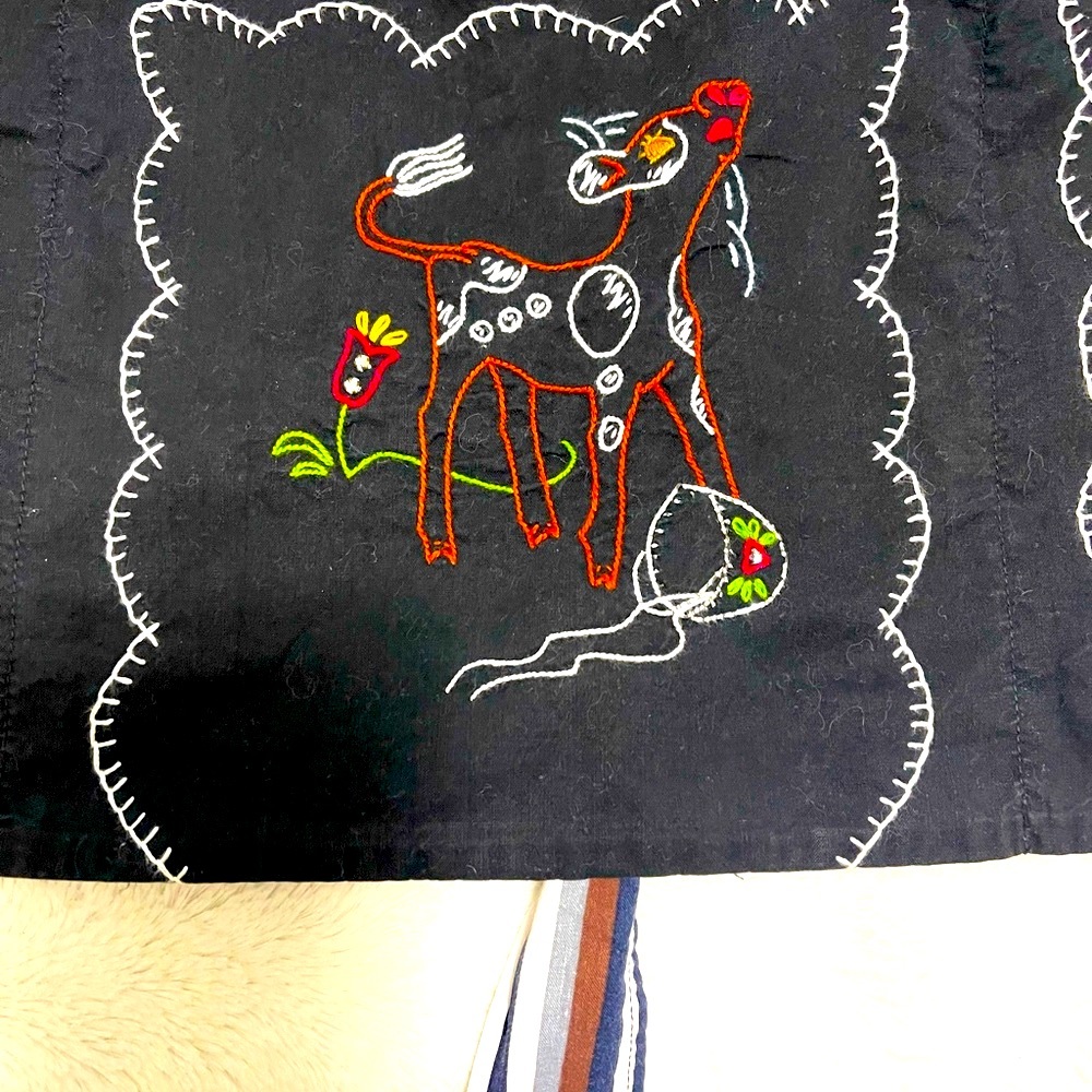 Apron-Hand stitched Embroidered Handmade Apron. Folk art - Picture 5 of 7